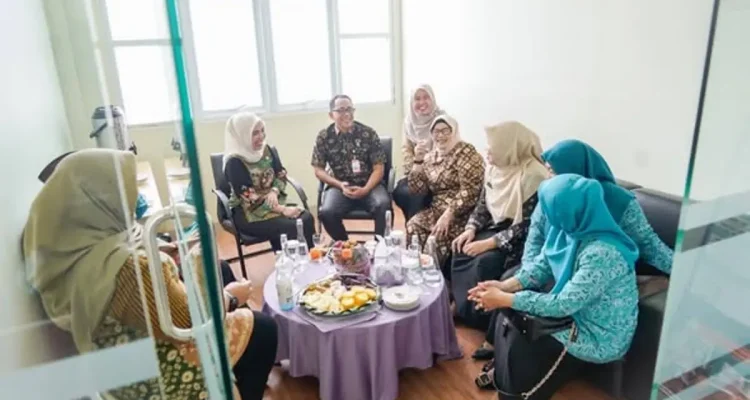 Ketua TP PKK Kabupaten Musi Banyuasin (Muba), Hj. Patimah Toha, di Ruang Medical Check-Up (MCU) Lantai 2 RSUD Sekayu. (WARTANEGERIKU.ID/FRAN)
