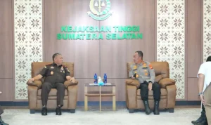 Kapolda Sumatra Selatan (Sumsel), Irjen Pol. Dr. Shandi Nugroho, melakukan kunjungan silaturahmi ke Kantor Kejaksaan Tinggi (Kejati) Sumsel di kawasan Jakabaring, Palembang. (WARTANEGERIKU.ID/AIRU)