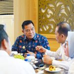 Bupati Musi Banyuasin (Muba), Toha Tohet, menemui Menteri Koperasi (Menkop) Republik Indonesia, Ferry Juliantono, di kantor Kementerian Koperasi, Jakarta, pada hari Senin, tanggal 20 Juli 2026. (WARTANEGERIKU.ID/FRAN)