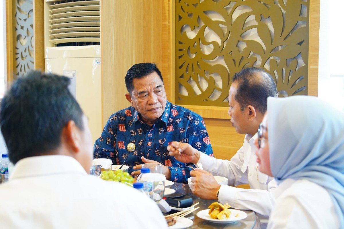 Bupati Musi Banyuasin (Muba), Toha Tohet, menemui Menteri Koperasi (Menkop) Republik Indonesia, Ferry Juliantono, di kantor Kementerian Koperasi, Jakarta, pada hari Senin, tanggal 20 Juli 2026. (WARTANEGERIKU.ID/FRAN)