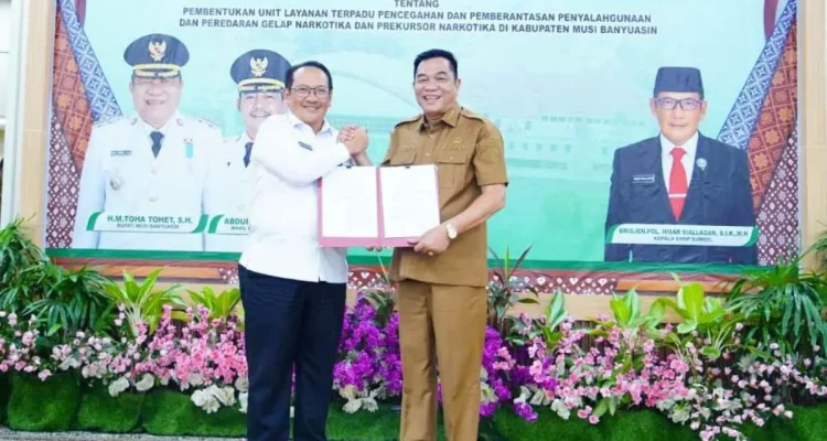 penandatanganan Nota Kesepakatan antara Bupati Kabupaten Muba, Toha Tohet, dan Kepala Badan Narkotika Nasional (BNN) Provinsi Sumatra Selatan (Sumsel), Brigjen Pol. Hisar Siallagan, S.I.K. (WARTANEGERIKU.ID/AIRU)