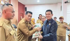 Pemerintah Kabupaten (Pemkab) Musi Banyuasin (Muba) melalui Dinas Ketahanan Pangan, kembali menyalurkan bantuan cadangan pangan daerah. (WARTANEGERIKU.ID/FRAN) Pemerintah Kabupaten (Pemkab) Musi Banyuasin (Muba) melalui Dinas Ketahanan Pangan, kembali menyalurkan bantuan cadangan pangan daerah. (WARTANEGERIKU.ID/FRAN)