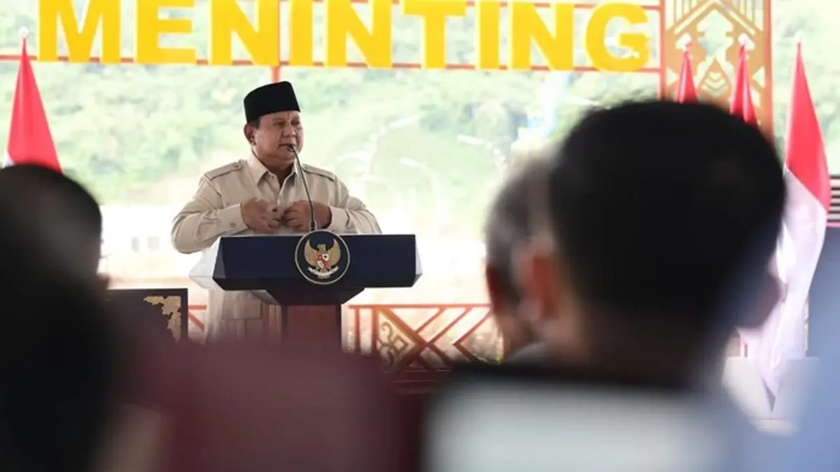Presiden Republik Indonesia, Prabowo Subianto, menyampaikan sambutan saat meresmikan pembangunan lima bendungan yang tersebar di sejumlah wilayah di Indonesia, di Bendungan Meninting, Kabupaten Lombok Barat, Provinsi Nusa Tenggara Barat (NTB), pada Jumat, 10 Juli 2026. (foto : BPMI Setpres/Muchlis Jr)