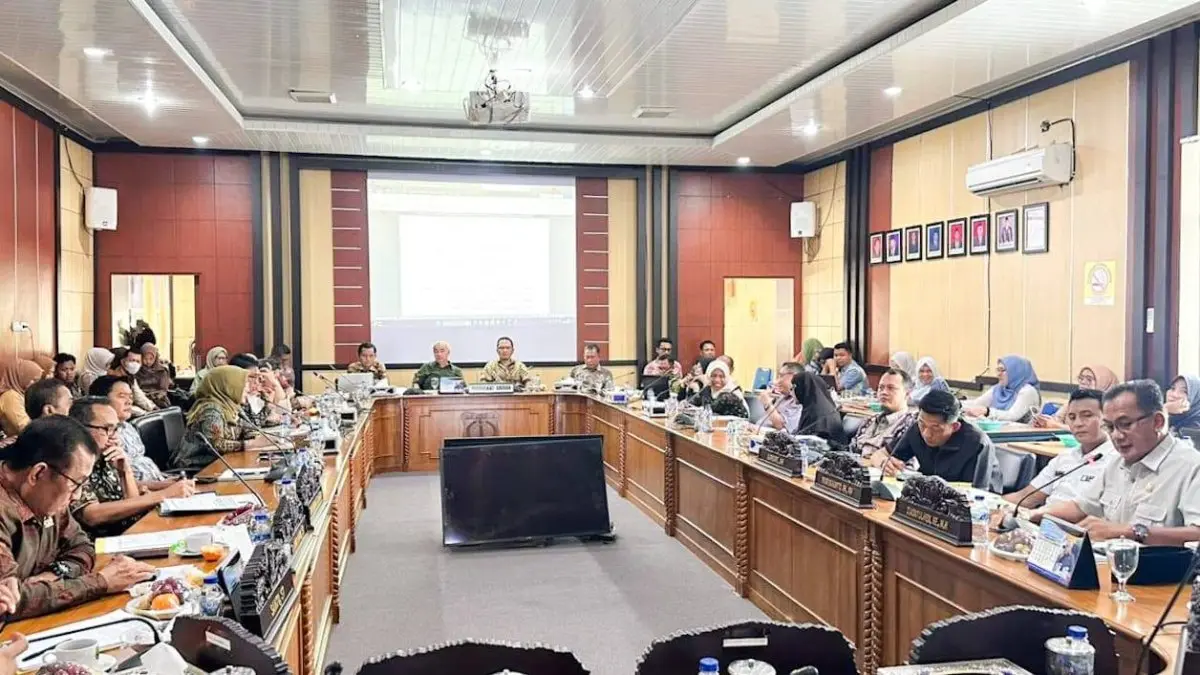 Pemerintah Kabupaten (Pemkab) Musi Banyuasin (Muba) bersama DPRD Muba mulai membahas Rancangan Peraturan Daerah (Raperda) tentang Perubahan atas Perda Nomor 8 Tahun 2023 tentang Pajak Daerah dan Retribusi Daerah. (WARTANEGERIKU.ID/FRAN)