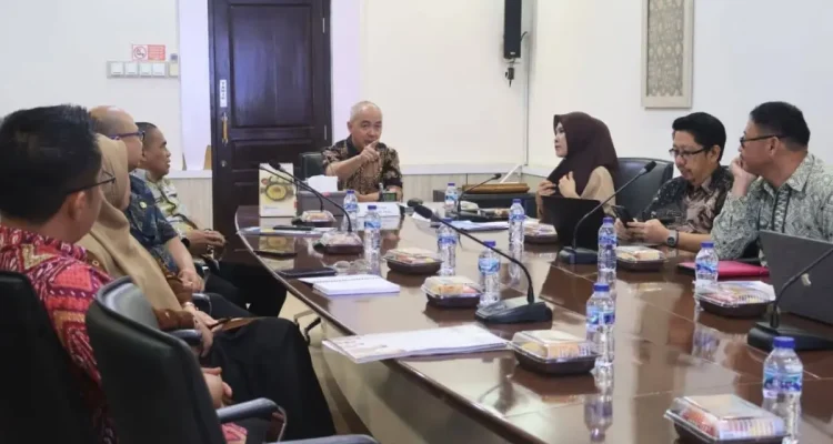 Konsolidasi dan Evaluasi Kinerja untuk akselerasi persiapan evaluasi SAKIP 2026, di Ruang Rapat Sekretaris Daerah Muba, pada hari Kamis, tanggal 25 Juni 2026. (WARTANEGERIKU.ID/FRAN)