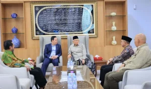 Ketua Dewan Perwakilan Daerah (DPD) Republik Indonesia (RI), Sultan Baktiar Najamudin, melakukan pertemuan dengan Wakil Presiden RI ke-13, Ma'ruf Amin, di Depok, Jawa Barat, pada hari Senin, tanggal 10 Agustus 2026. (WARTANEGERIKU.ID/AIRU) Ketua Dewan Perwakilan Daerah (DPD) Republik Indonesia (RI), Sultan Baktiar Najamudin, melakukan pertemuan dengan Wakil Presiden RI ke-13, Ma'ruf Amin, di Depok, Jawa Barat, pada hari Senin, tanggal 10 Agustus 2026. (WARTANEGERIKU.ID/AIRU)