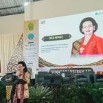 GKR Hemas saat memberikan keynote speech pada peringatan Lustrum XIII atau 65 Tahun SMP Negeri 1 Piyungan, sekaligus membuka Musyawarah Nasional I Ikatan Alumni Pisayota di Bantul, Sabtu, 1 Agustus 2026. (WARTANEGERIKU.ID/AIRU)