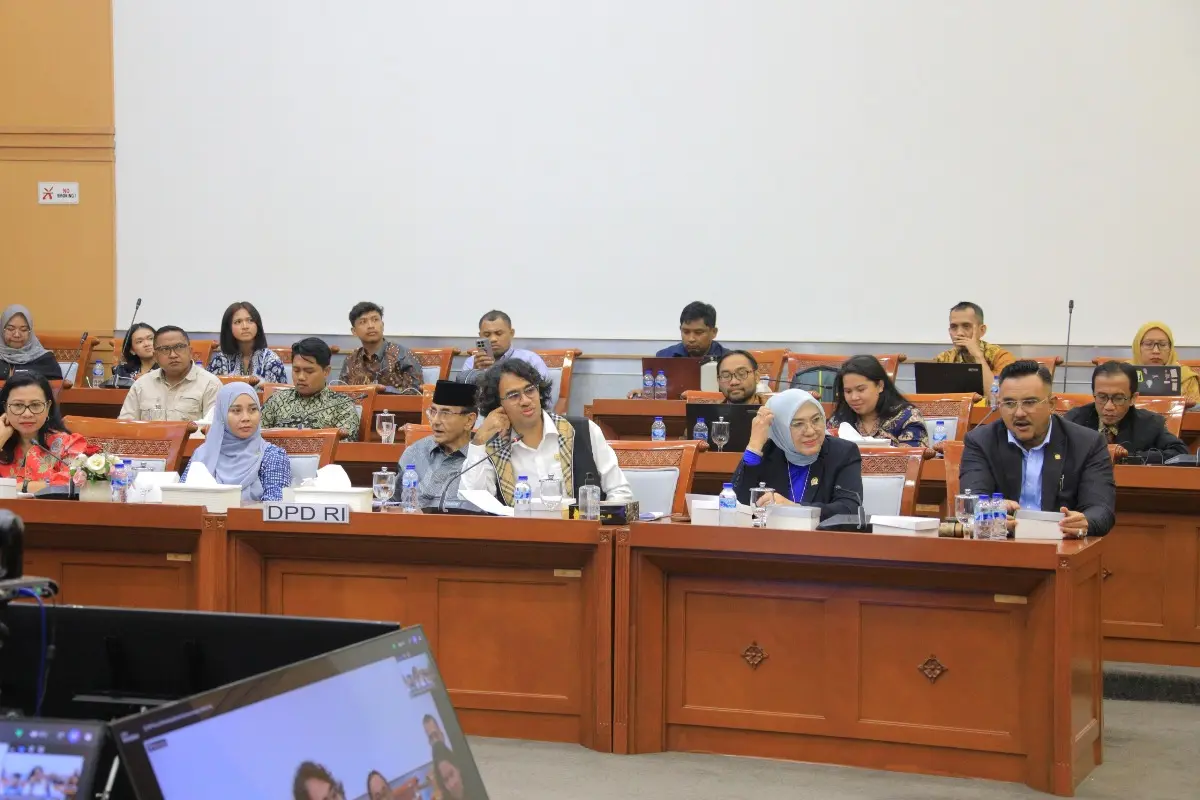 Rapat Dengar Pendapat antara Pansus RUU Daerah Kepulauan DPR RI bersama Timja RUU Daerah Kepulauan DPD RI dengan Wahana Lingkungan Hidup Indonesia (WALHI) serta Forest Watch Indonesia (FWI) di Kompleks Parlemen, Senayan, Jakarta, Kamis, 3 September 2026. (WARTANEGERIKU.ID/AIRU)