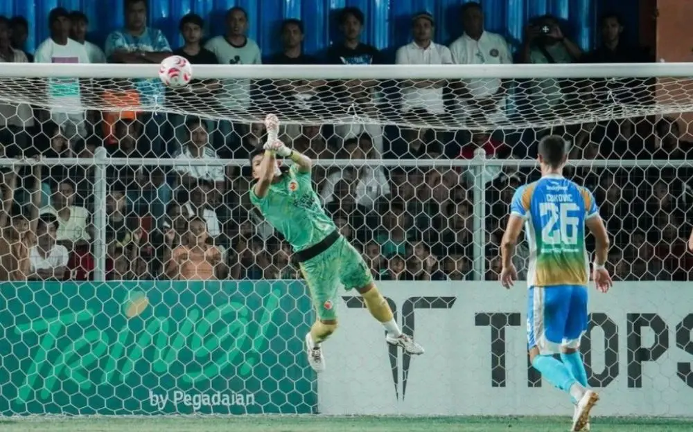 Ikram Al Giffari, Penjaga Gawang Semen Padang FC di Pegadaian Championship Musim 2026/2027. (FOTO: INSTAGRAM @kramalgiffari)