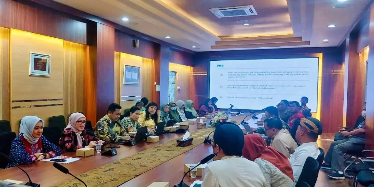 dialog bersama Bidang Dokumentasi dan Jaringan Informasi Hukum (DJIH) Pusat Perancangan dan Kajian Kebijakan Hukum (Pusperjakum) Sekretariat Jenderal DPD RI di Kompleks Pemerintahan Kota Surakarta. (WARTANEGERIKU.ID/AIR)