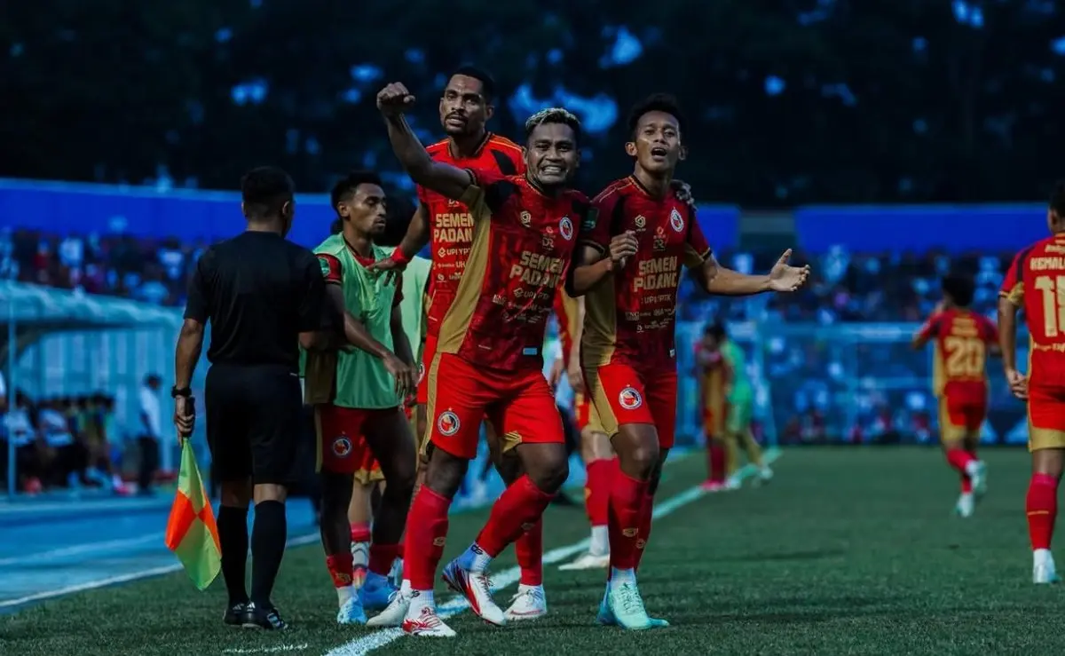 Pemain Semen Padang FC melakukan selebrasi usai menciptakan gol ke gawang PSGC Ciamis, Sabtu, 26 September 2026. (FOTO: INSTAGRAM SEMEN PADANG FC)