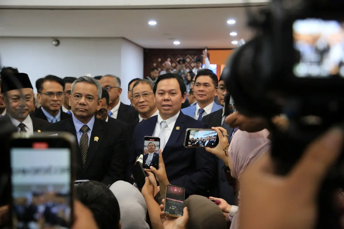 Ketua DPD RI, Sultan Baktiar Najamudin, menjelaskan bahwa pertimbangan terhadap RUU APBN merupakan pelaksanaan kewenangan konstitusional lembaga sebagaimana diatur dalam Pasal 23 ayat (2) UUD NRI Tahun 1945. (WARTANEGERIKU.ID/AIR)