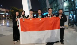 Pelajar Indonesia kembali menorehkan prestasi gemilang di kancah internasional, dengan memborong total 12 medali pada ajang International Earth Science Olympiad (IESO) ke-19. Kompetisi ilmu kebumian bergengsi tingkat dunia ini diselenggarakan di Turin, Italia, pada 20 hingga 27 Agustus 2026. (WARTANEGERIKU.ID/KEMENDIKDASMEN.GO.ID)