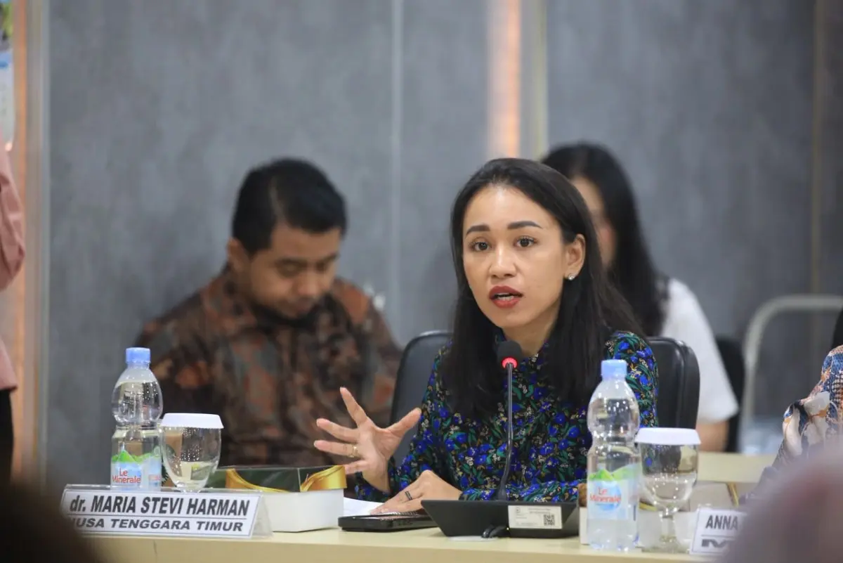 Anggota DPD RI asal Provinsi Nusa Tenggara Timur, Maria Stevi. (WARTANEGERIKU.ID/AIRU)